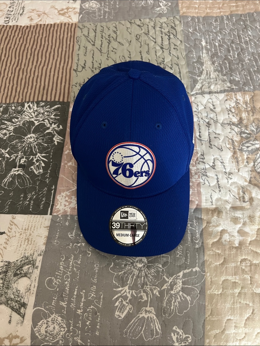 New Era 76ers Bold Blue 39THIRTY Stretch Fit Hat - Picture 6 of 9